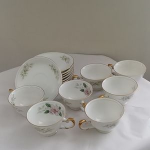 *SOLD* Vtg Grace Rochelle Cups/Saucers